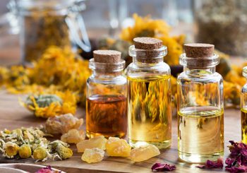 5 Cancer-Fighting Essential Oils and 5 Ways to Use Them