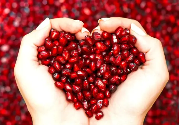 4 Ways Pomegranate Extends Women’s Lives