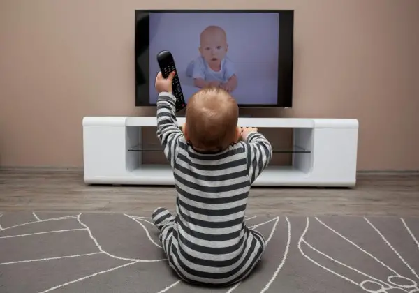 Watching Too Much Television as a Child Linked to Poor Adult Health, Study Finds