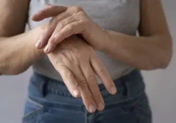 10 Natural Ways to Relieve Rheumatoid Arthritis